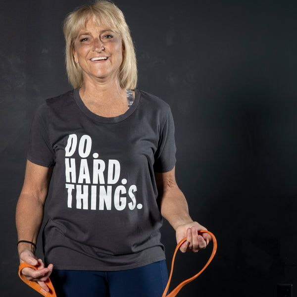 DO HARD THINGS GRAPHIC TEE (WOMEN)