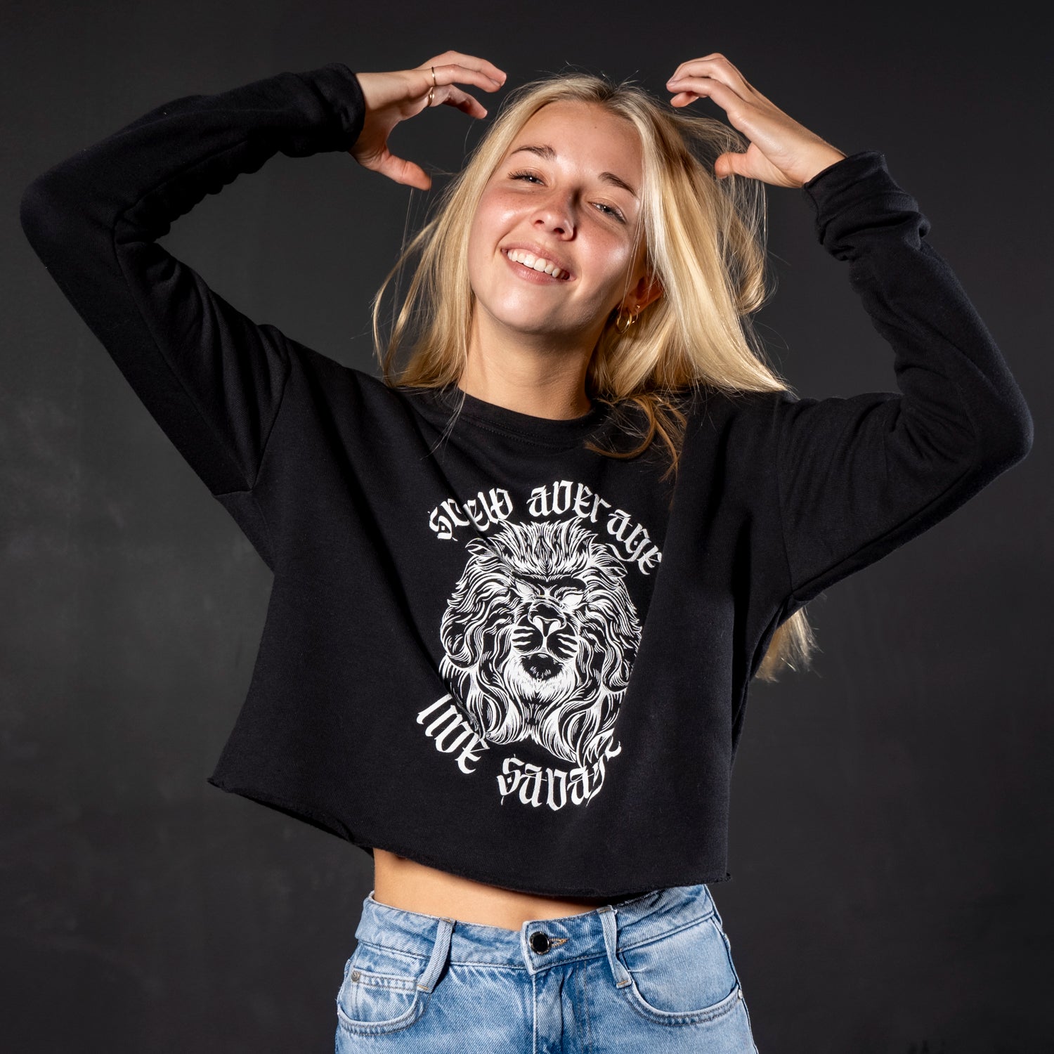 SCREW AVERAGE, LIVE SAVAGE (BLACK CROP-TOP)